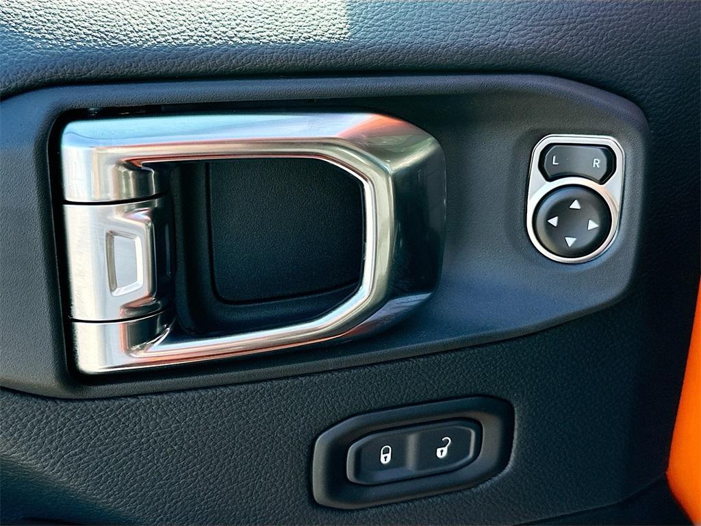 new 2025 Jeep Gladiator car, priced at $52,526