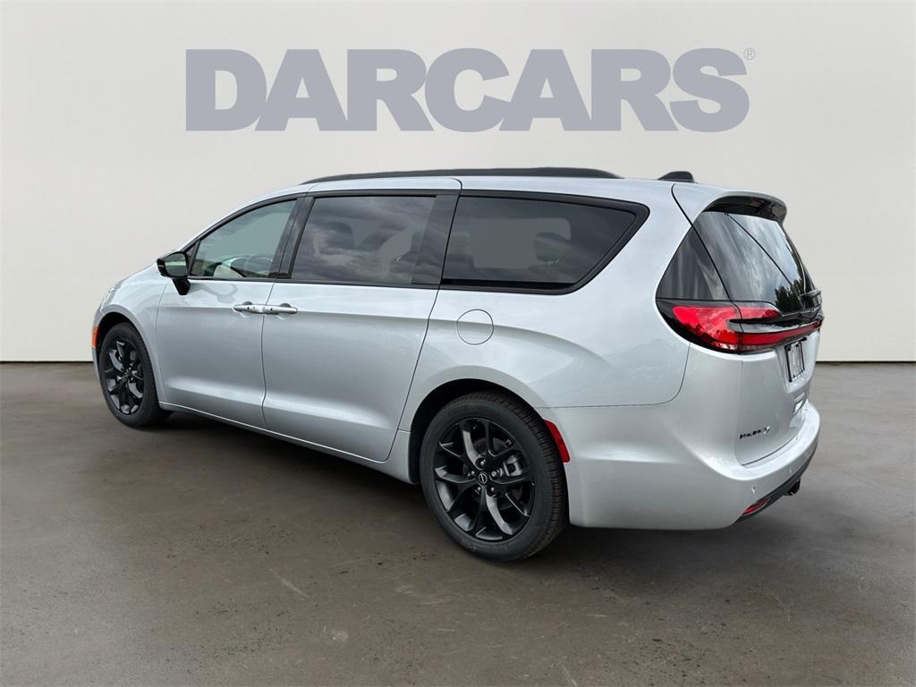 new 2026 Chrysler Pacifica car, priced at $51,631