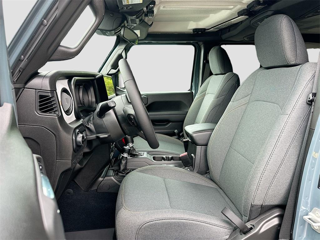 new 2025 Jeep Wrangler car, priced at $45,924