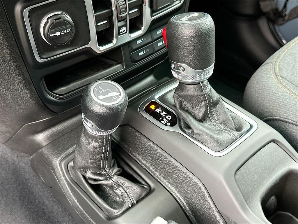 new 2025 Jeep Wrangler car, priced at $45,924