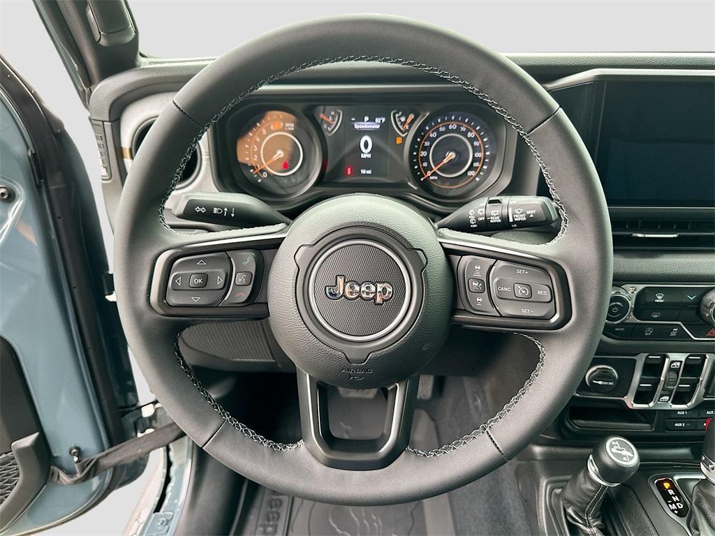 new 2025 Jeep Wrangler car, priced at $45,924