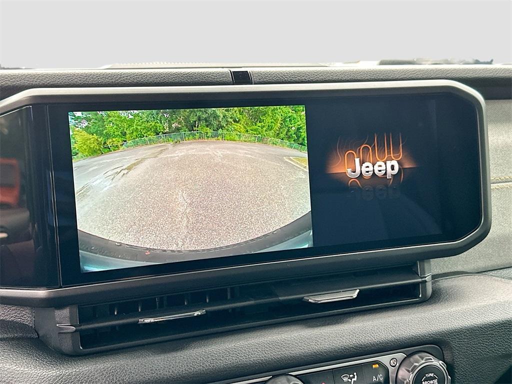 new 2025 Jeep Wrangler car, priced at $45,924