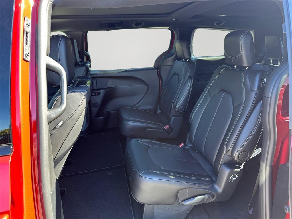 new 2026 Chrysler Pacifica car, priced at $47,445
