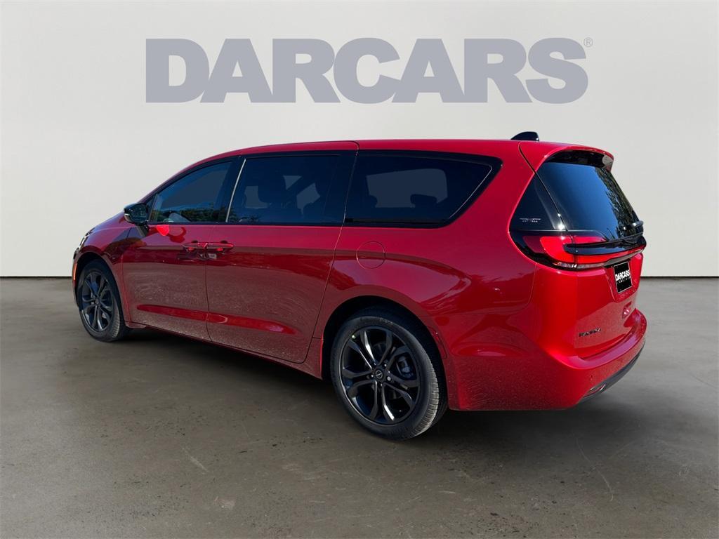 new 2026 Chrysler Pacifica car, priced at $47,445