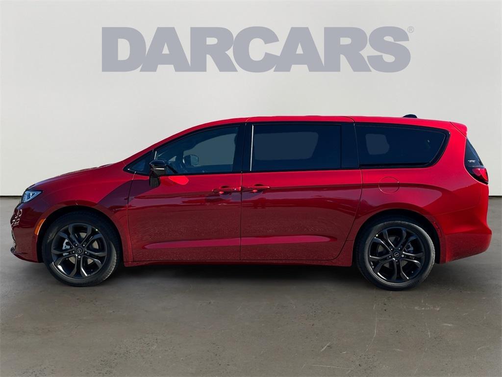 new 2026 Chrysler Pacifica car, priced at $47,445