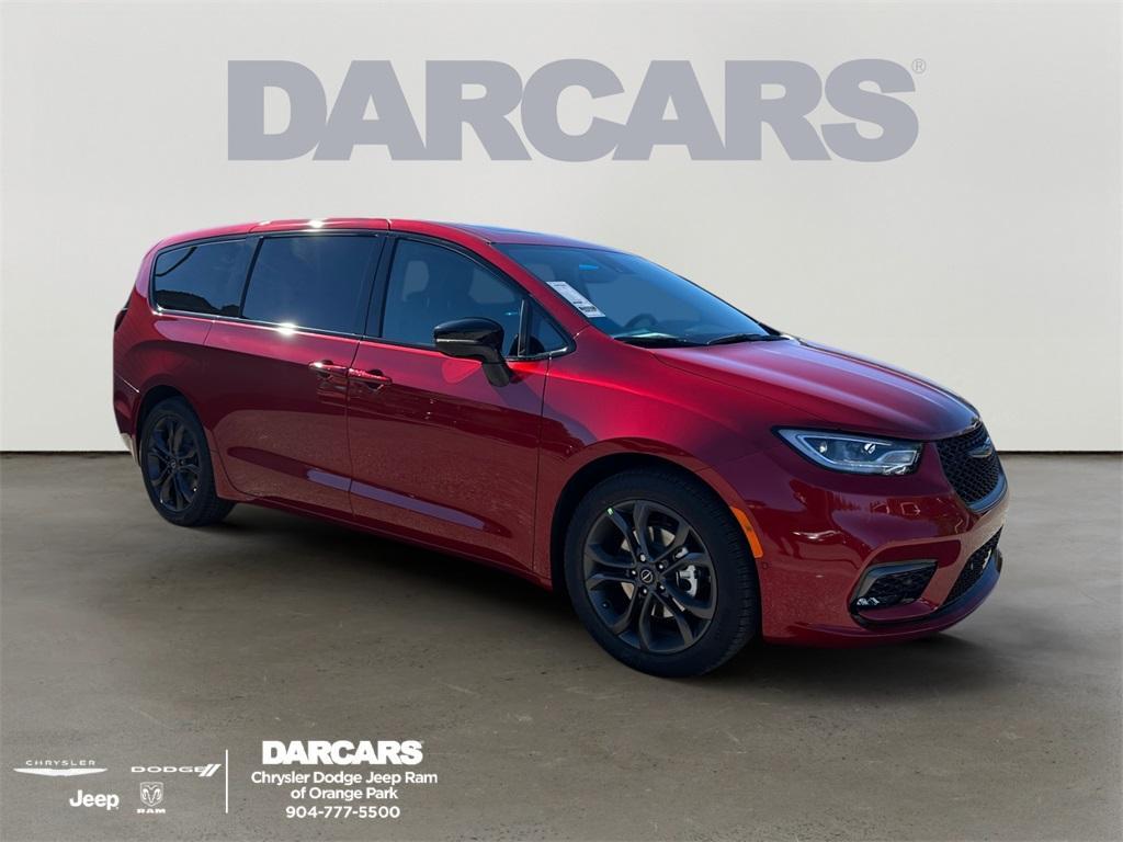 new 2026 Chrysler Pacifica car, priced at $47,445