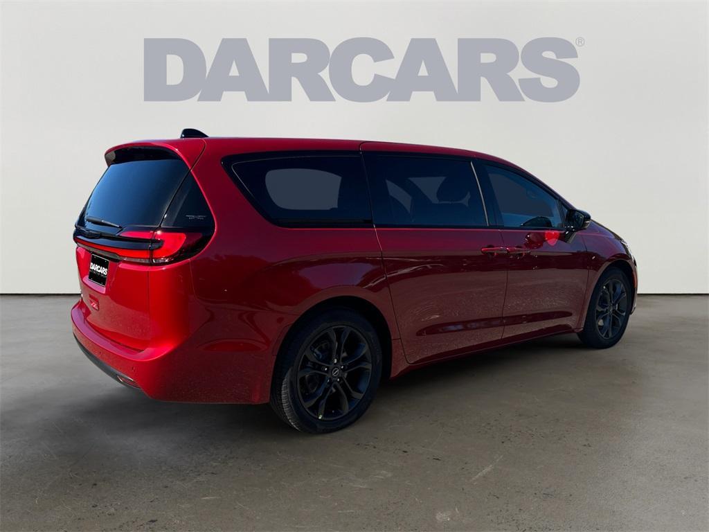 new 2026 Chrysler Pacifica car, priced at $47,445