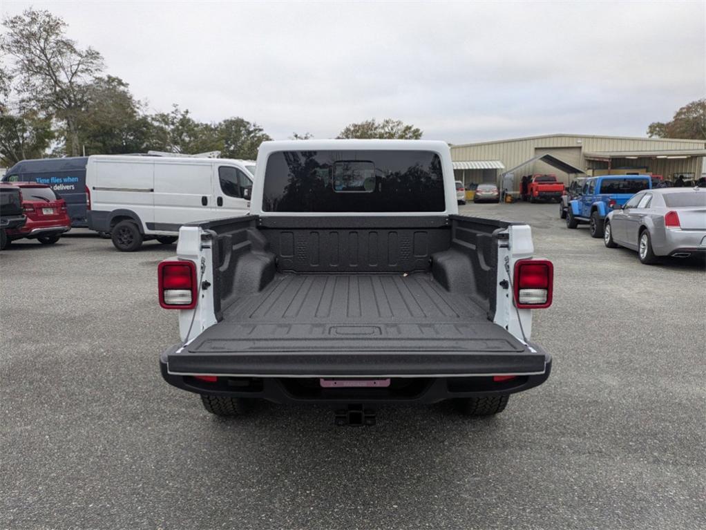 new 2025 Jeep Gladiator car, priced at $41,206