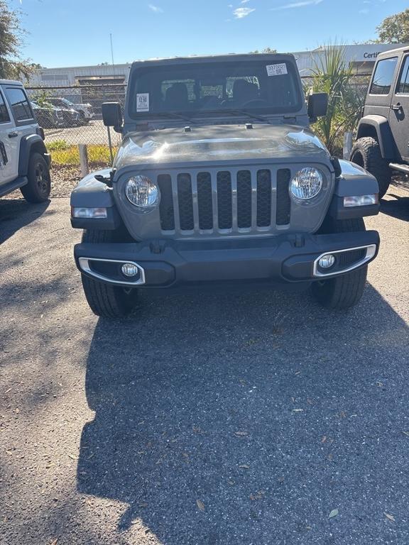 used 2022 Jeep Gladiator car, priced at $30,113