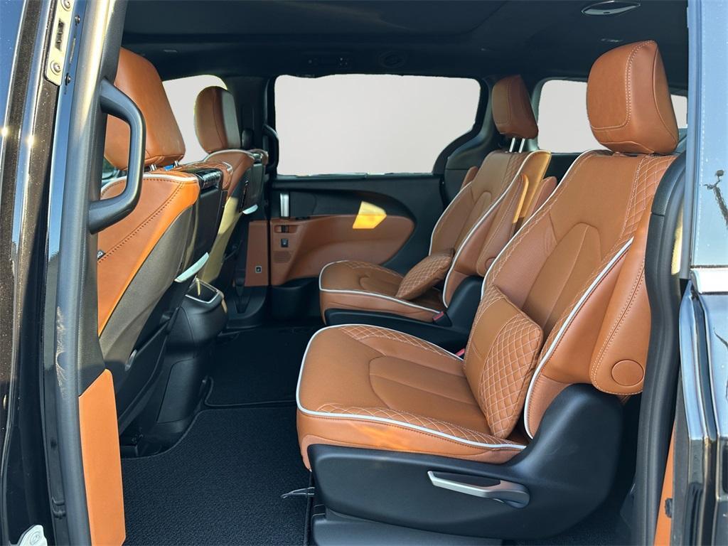 new 2026 Chrysler Pacifica car, priced at $51,044