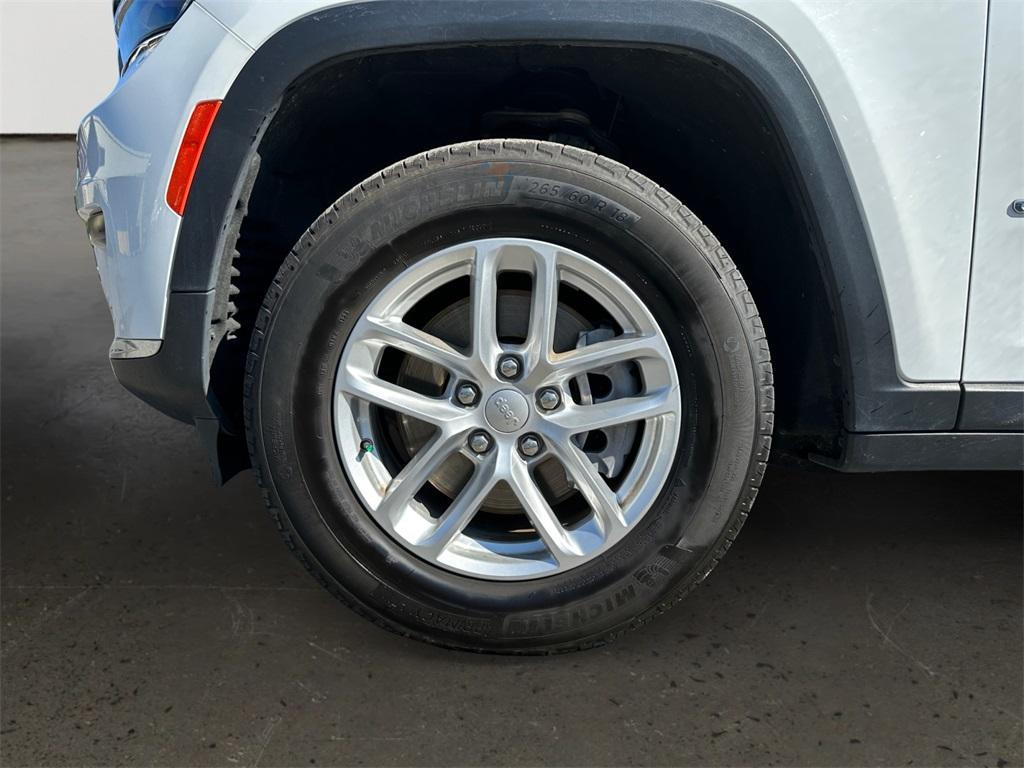 used 2023 Jeep Grand Cherokee L car, priced at $25,995