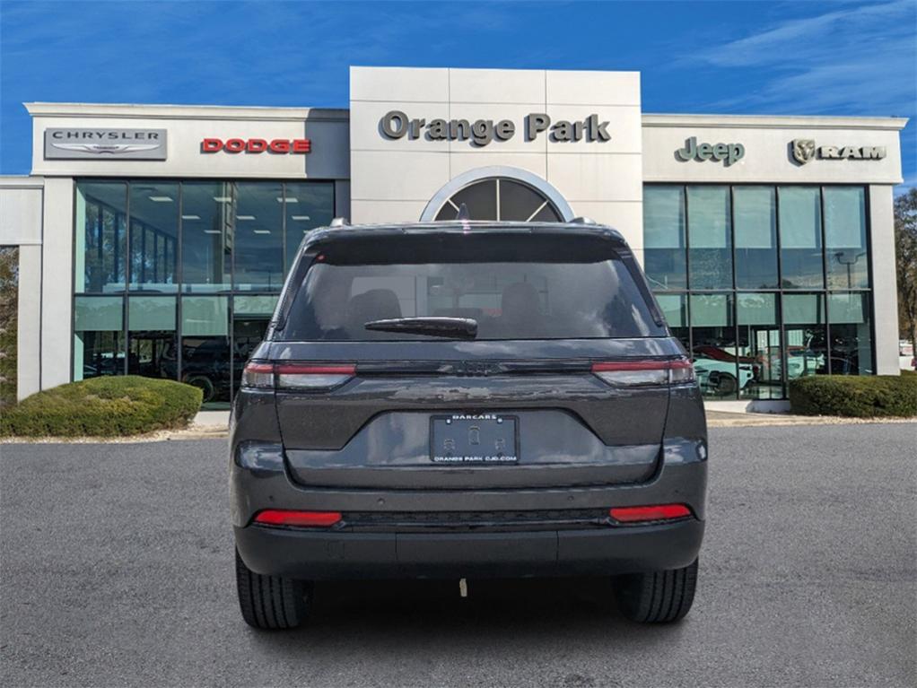 new 2025 Jeep Grand Cherokee car, priced at $40,510