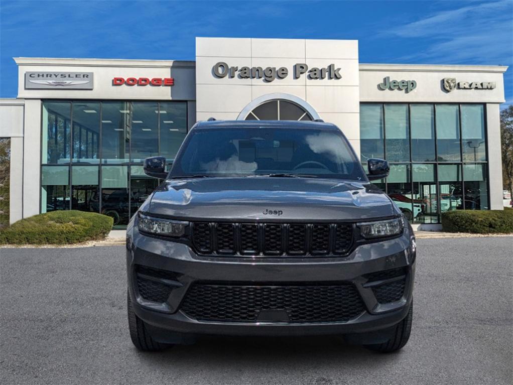 new 2025 Jeep Grand Cherokee car, priced at $40,510