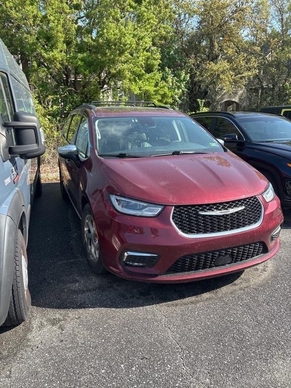 used 2023 Chrysler Pacifica car, priced at $27,131