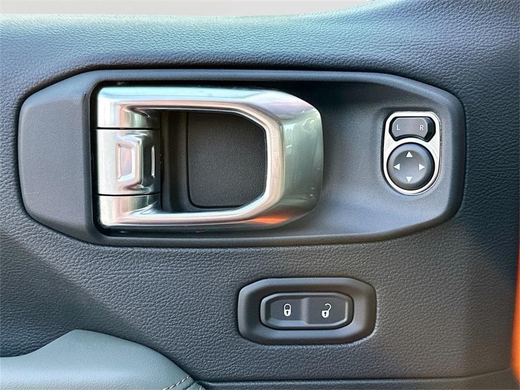 new 2025 Jeep Gladiator car, priced at $49,113