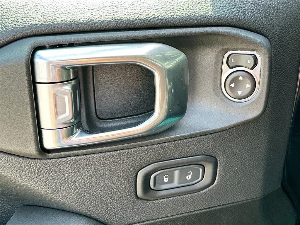 new 2025 Jeep Wrangler car, priced at $49,428