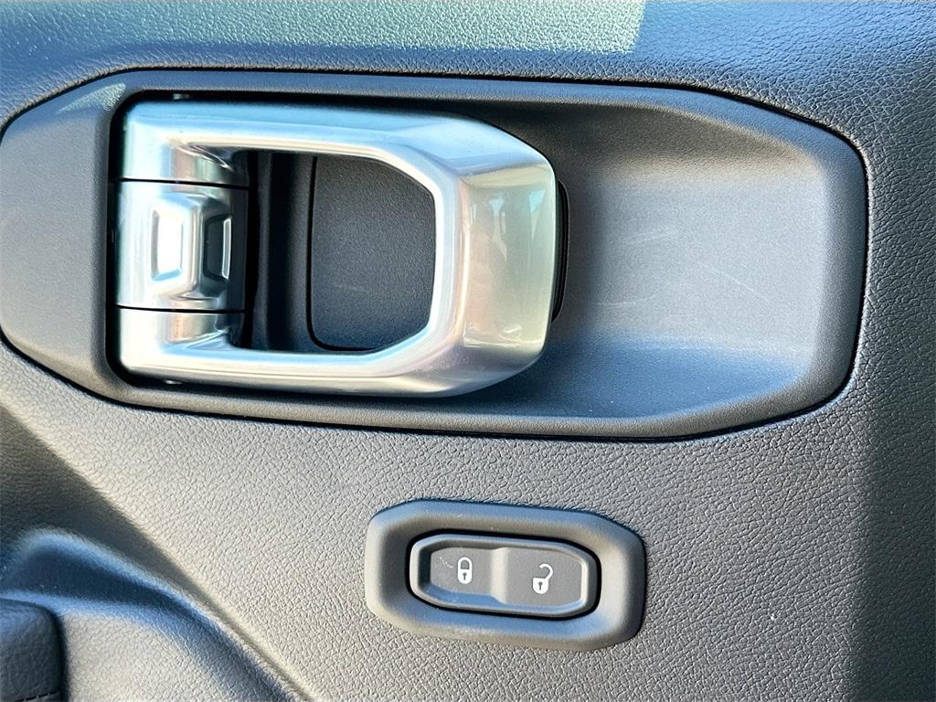 new 2025 Jeep Wrangler car, priced at $38,454