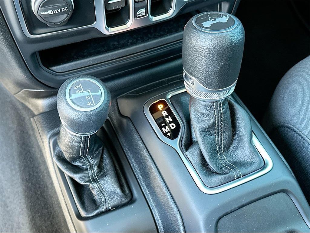 new 2025 Jeep Wrangler car, priced at $38,454