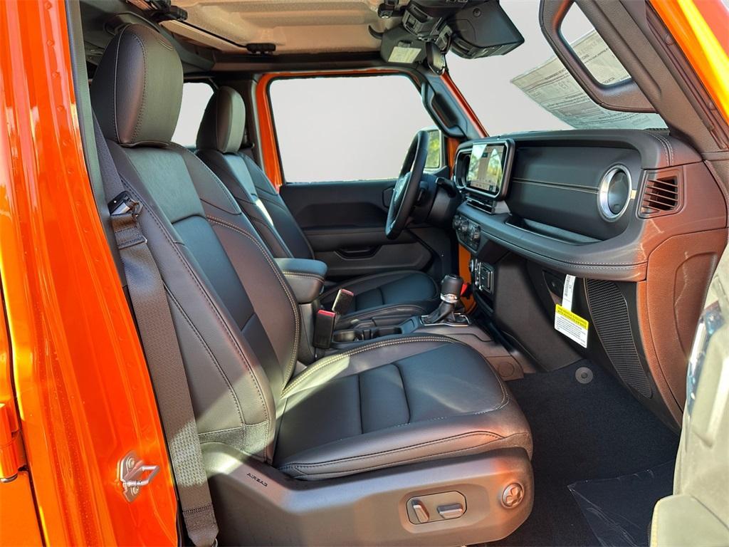 new 2025 Jeep Gladiator car, priced at $49,864