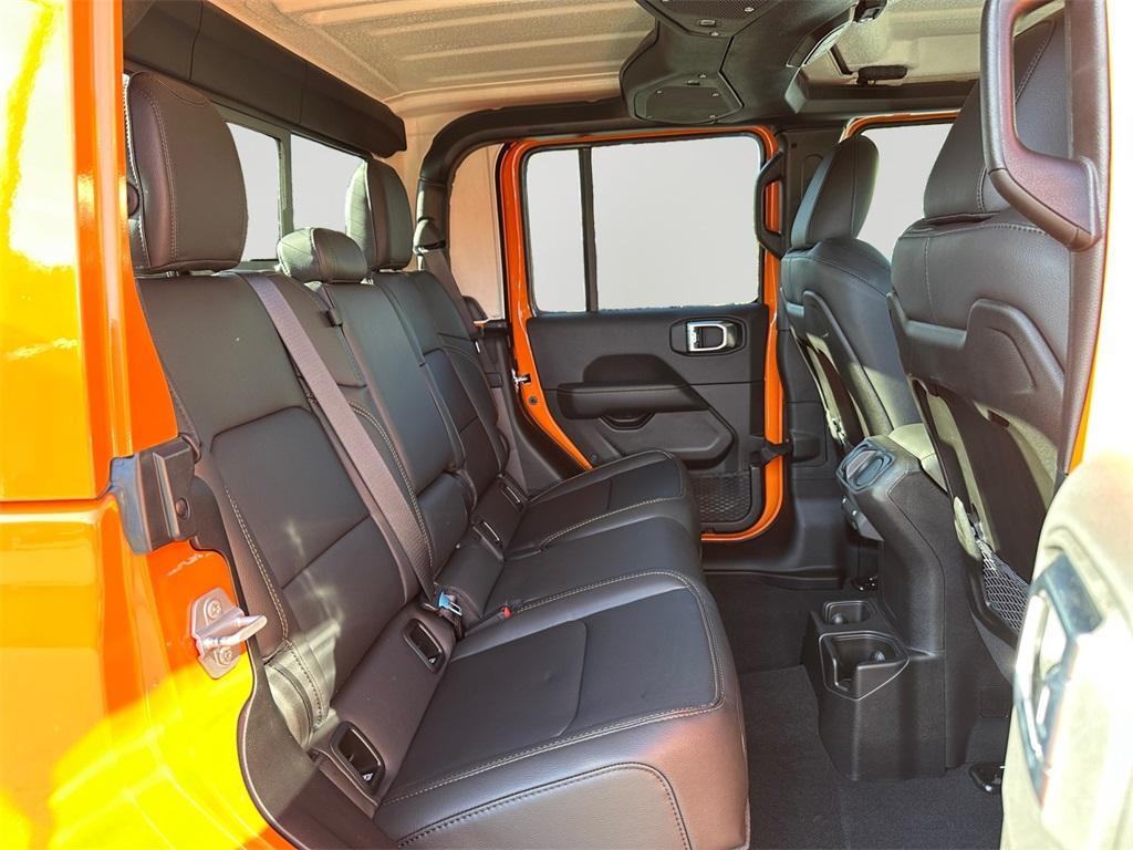 new 2025 Jeep Gladiator car, priced at $49,864