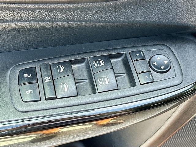 used 2023 Jeep Cherokee car, priced at $22,932