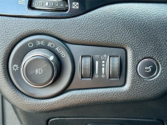 used 2023 Jeep Cherokee car, priced at $22,932