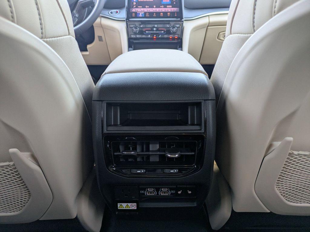 new 2025 Jeep Grand Cherokee car, priced at $42,706