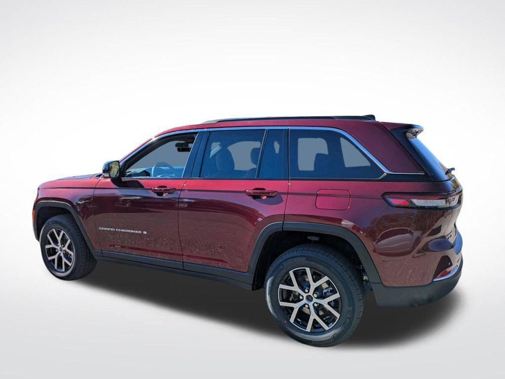 new 2025 Jeep Grand Cherokee car, priced at $42,706