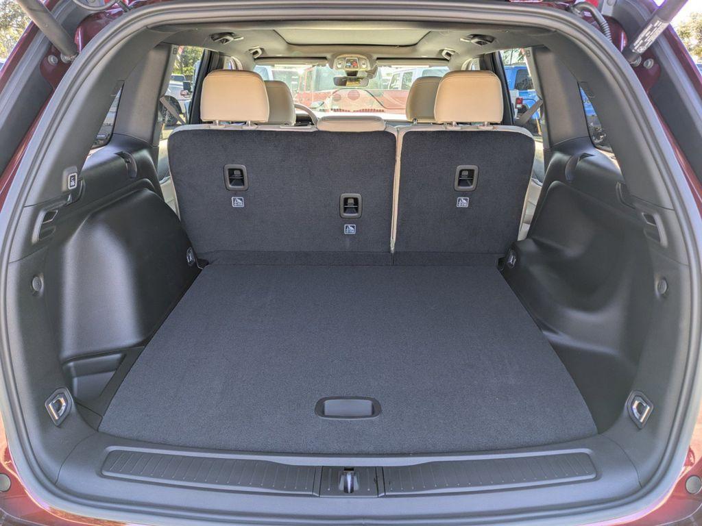 new 2025 Jeep Grand Cherokee car, priced at $42,706