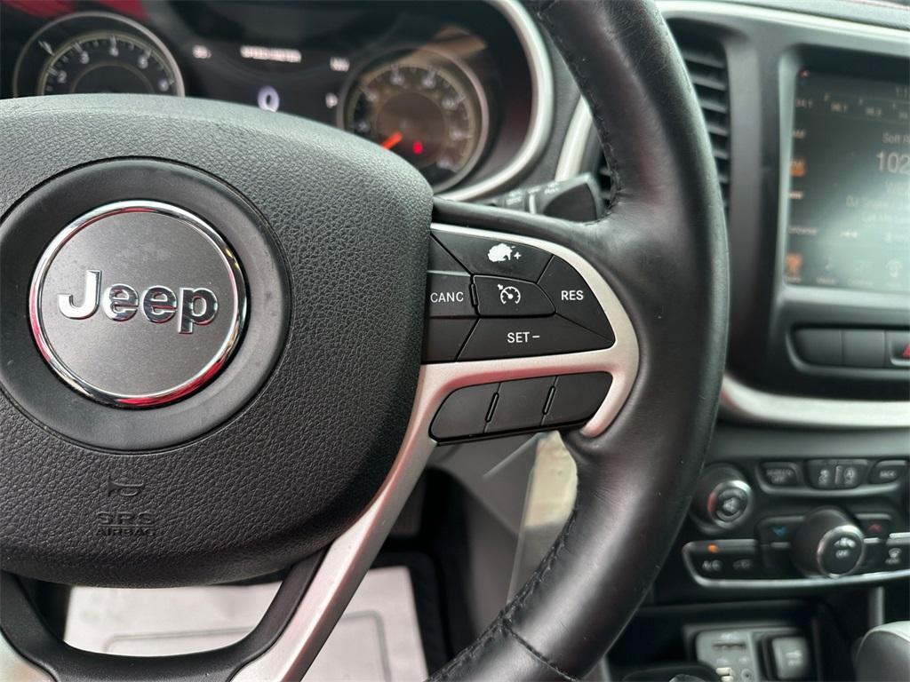 used 2015 Jeep Cherokee car, priced at $10,500
