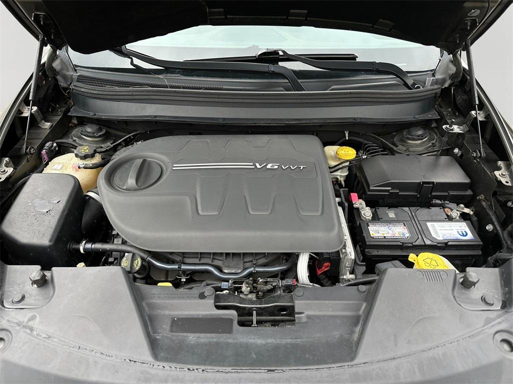 used 2015 Jeep Cherokee car, priced at $10,500