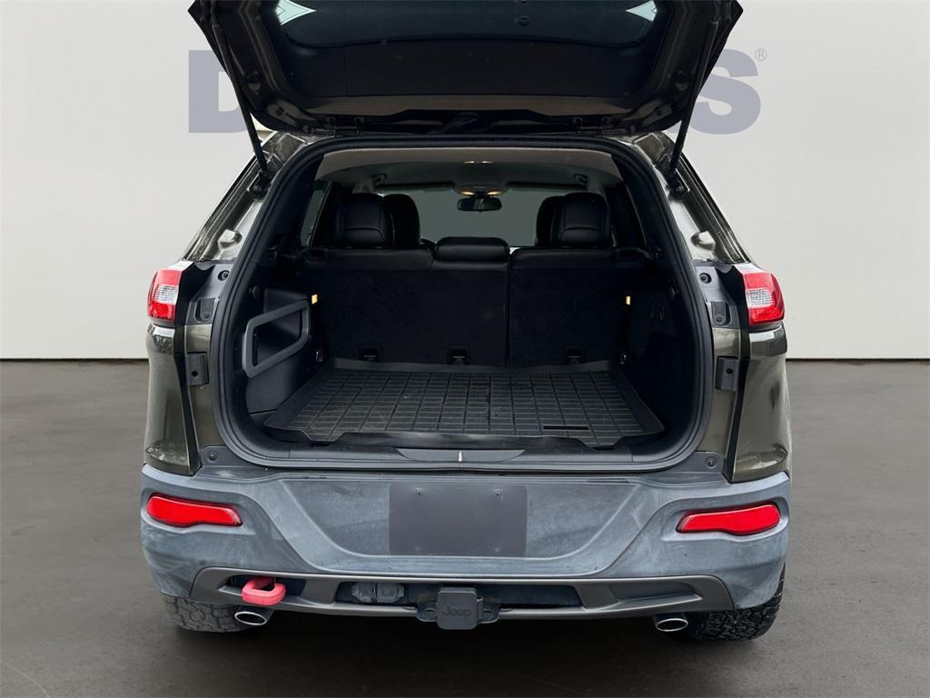 used 2015 Jeep Cherokee car, priced at $10,500