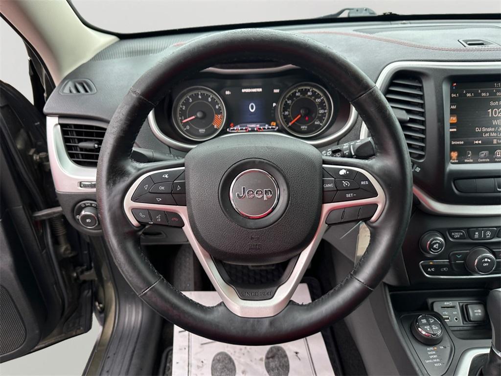 used 2015 Jeep Cherokee car, priced at $10,500