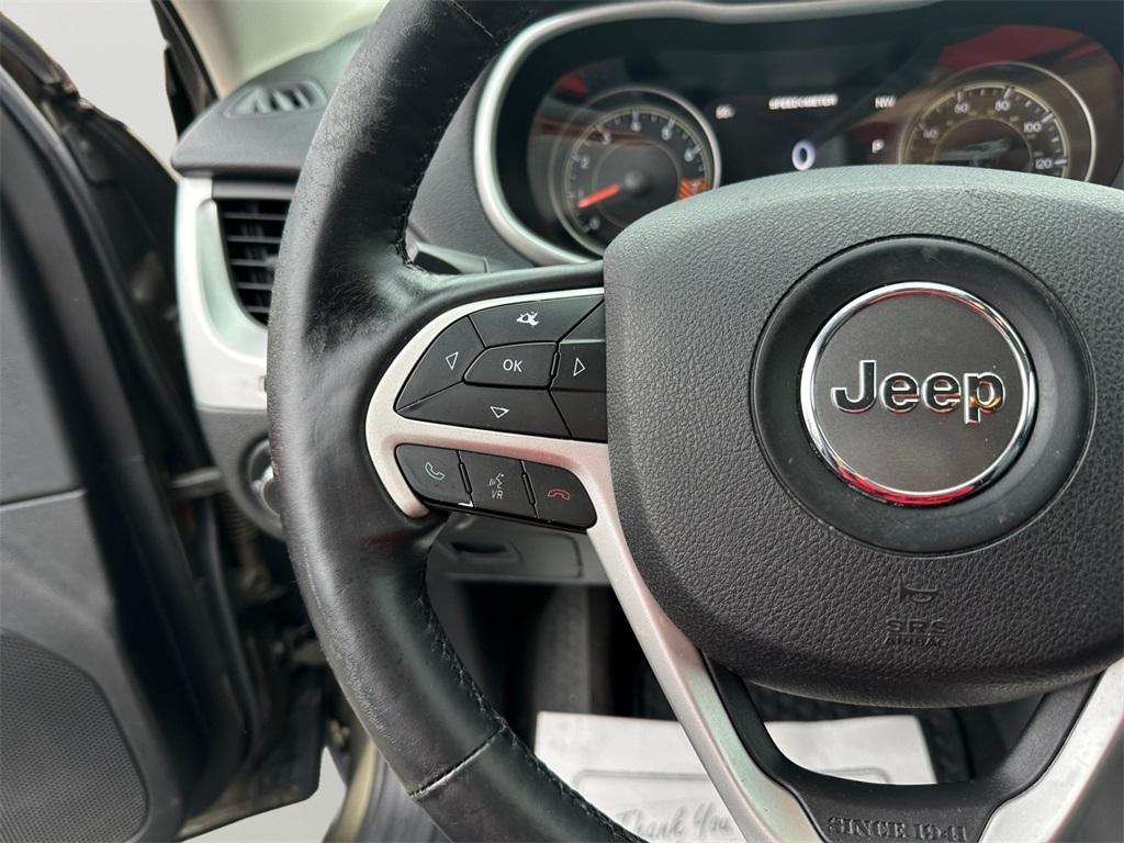 used 2015 Jeep Cherokee car, priced at $10,500