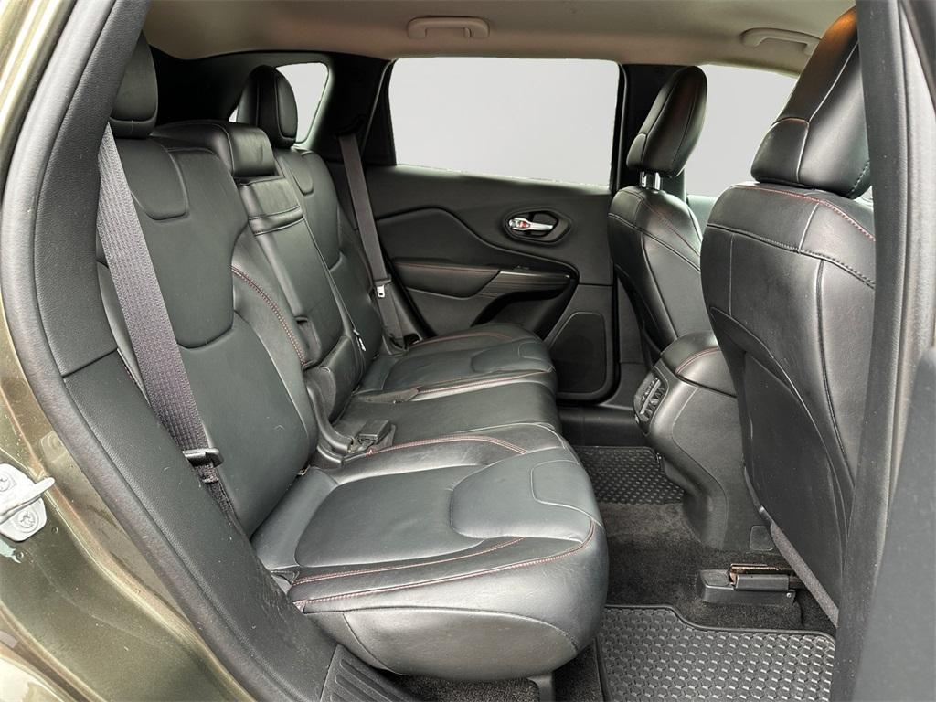 used 2015 Jeep Cherokee car, priced at $10,500