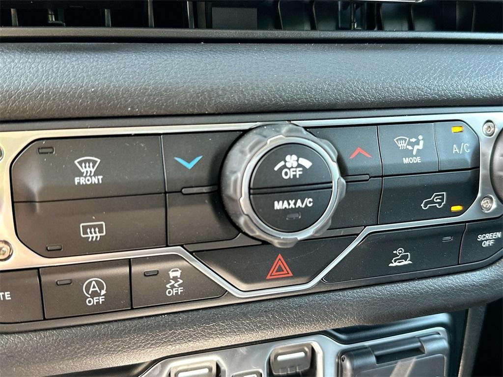 new 2025 Jeep Gladiator car, priced at $42,394