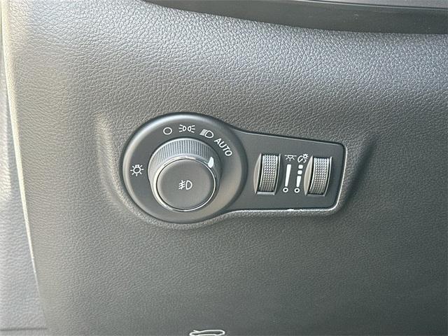 new 2025 Jeep Compass car, priced at $28,679