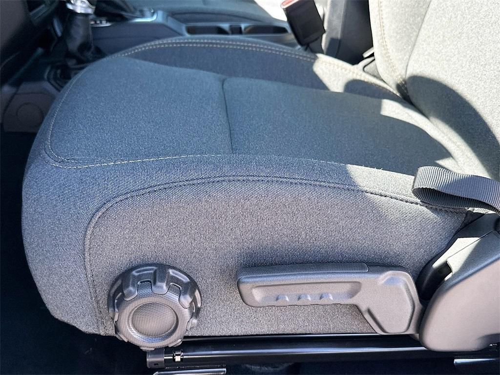 new 2025 Jeep Wrangler car, priced at $46,855