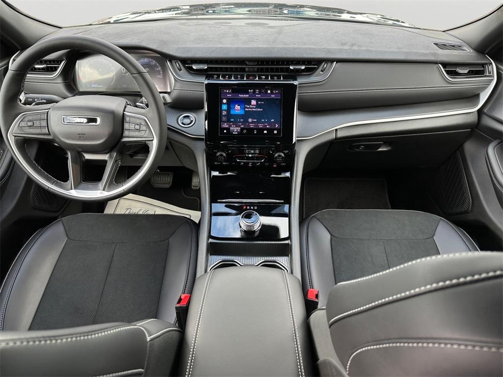new 2025 Jeep Grand Cherokee car, priced at $41,501