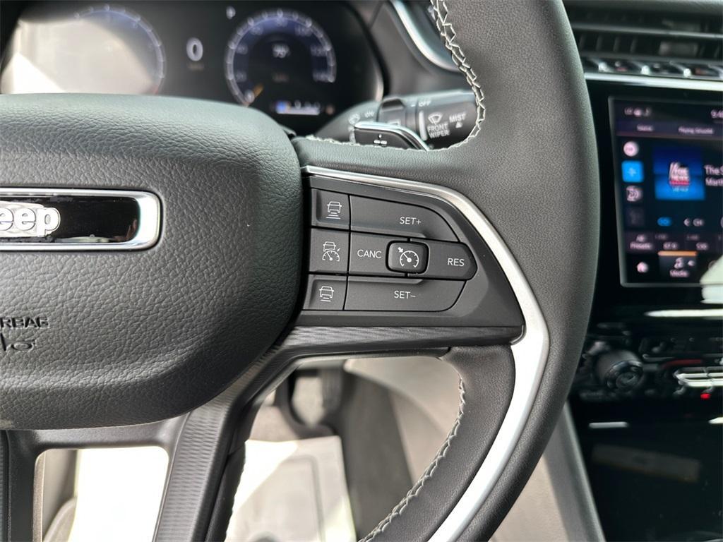 new 2025 Jeep Grand Cherokee car, priced at $41,501