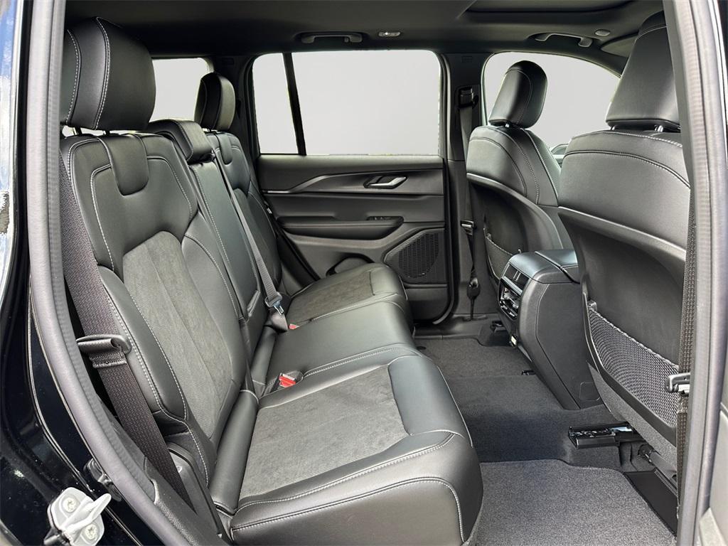 new 2025 Jeep Grand Cherokee car, priced at $41,501