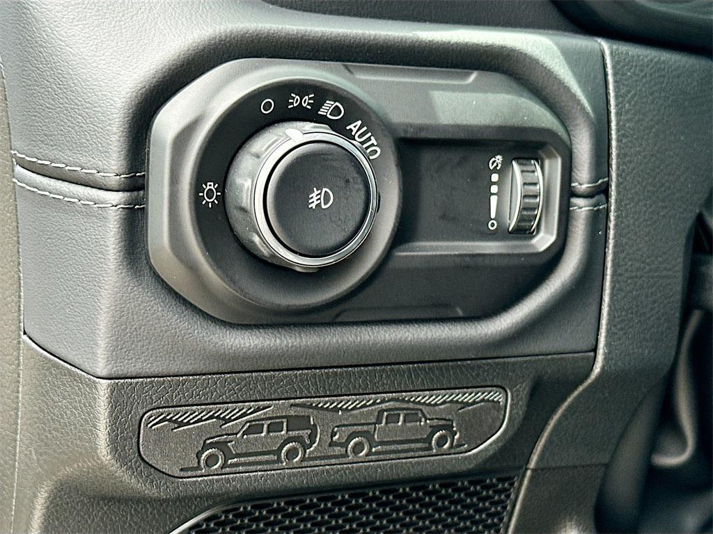 new 2025 Jeep Wrangler car, priced at $48,005