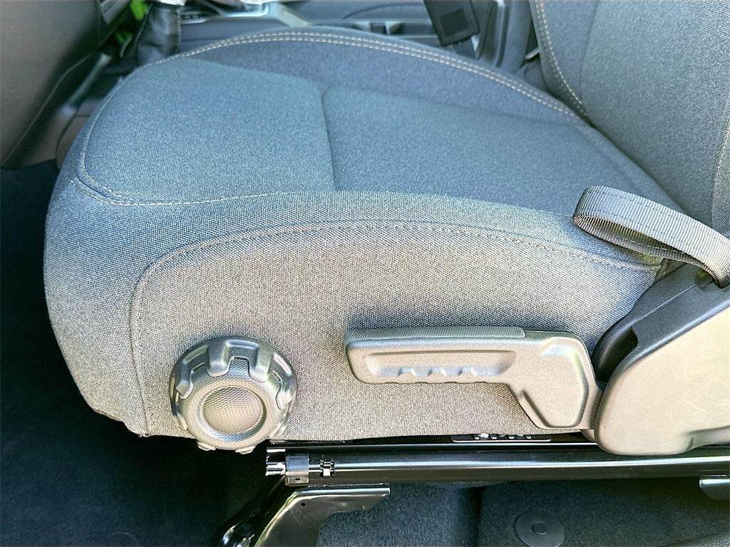 new 2025 Jeep Wrangler car, priced at $46,602