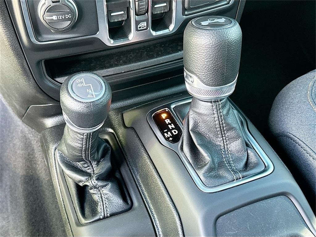 new 2025 Jeep Wrangler car, priced at $51,884