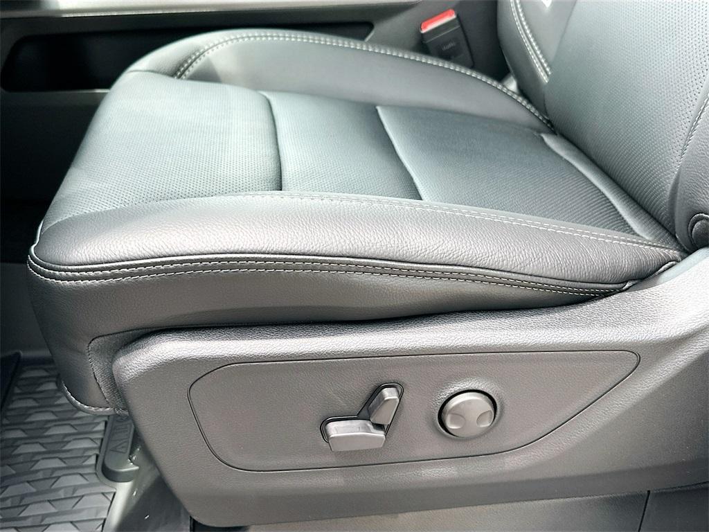 new 2025 Ram 1500 car, priced at $61,794