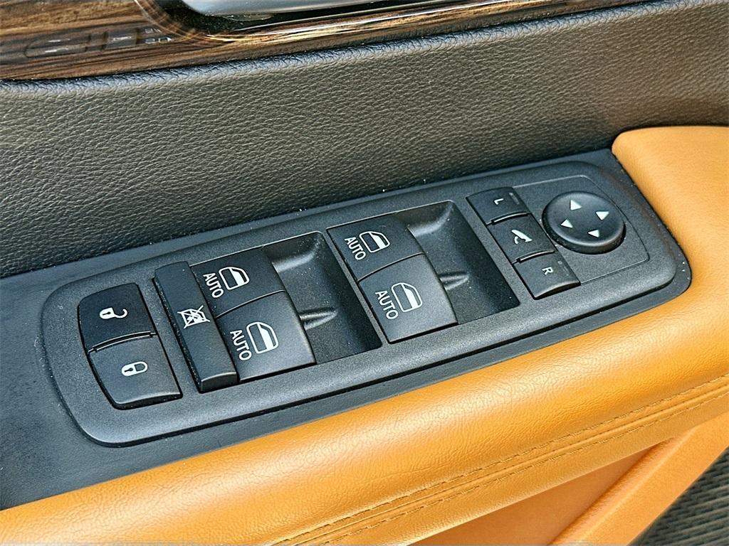 used 2022 Chrysler Pacifica car, priced at $36,352