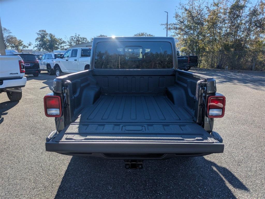 new 2025 Jeep Gladiator car, priced at $41,732