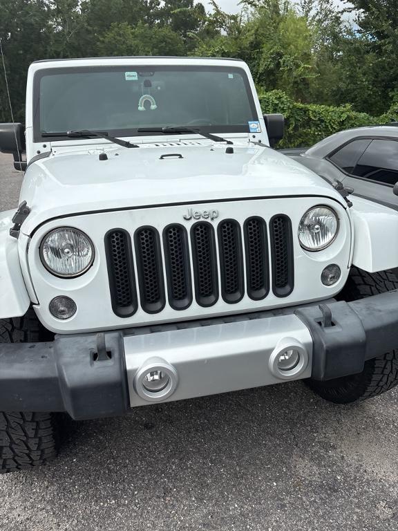 used 2015 Jeep Wrangler Unlimited car, priced at $20,718