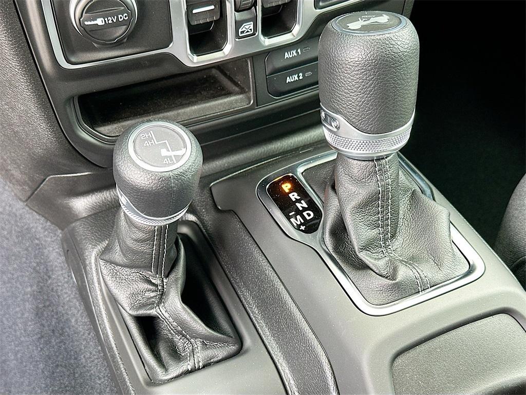new 2025 Jeep Wrangler car, priced at $45,461