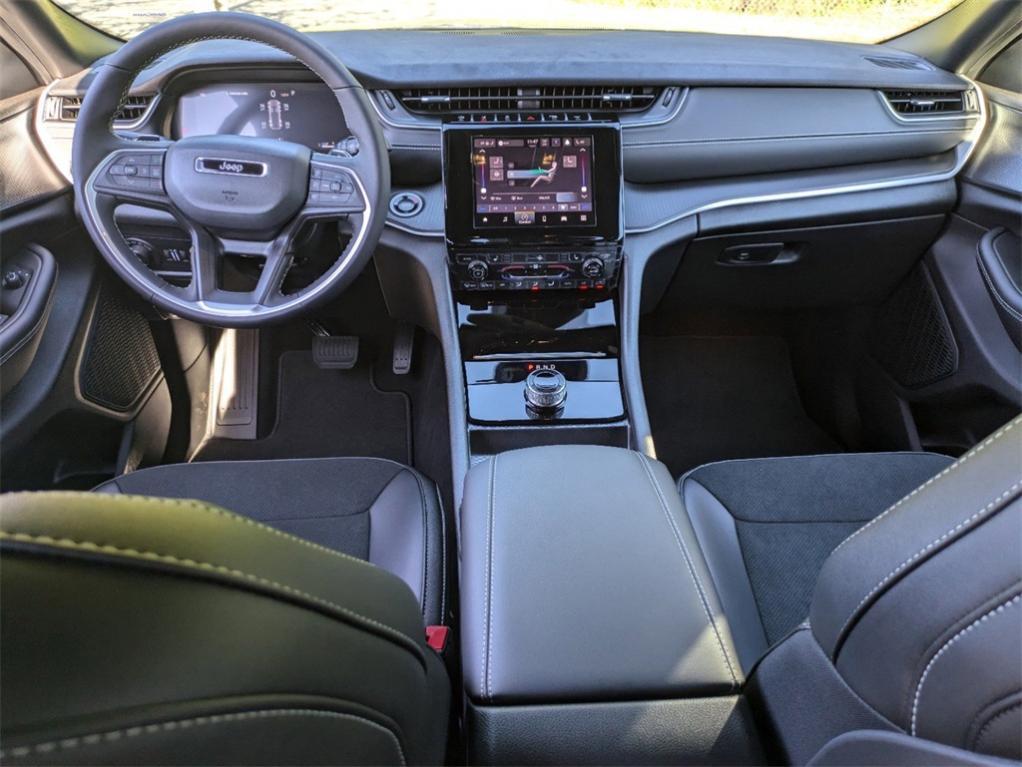 new 2025 Jeep Grand Cherokee car, priced at $39,659